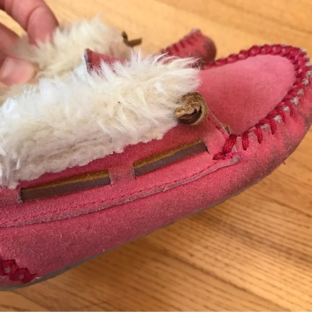 Minnetonka moccasins Charley Slipper Toddler Little Kid Bright Pink girls size 7